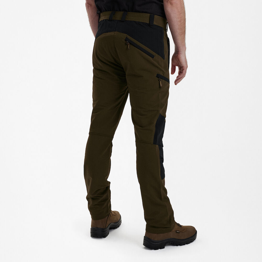 Pantaloni Deerhunter Strike Full Stretch, Fallen Leaf/Black, elastici si impermeabili,